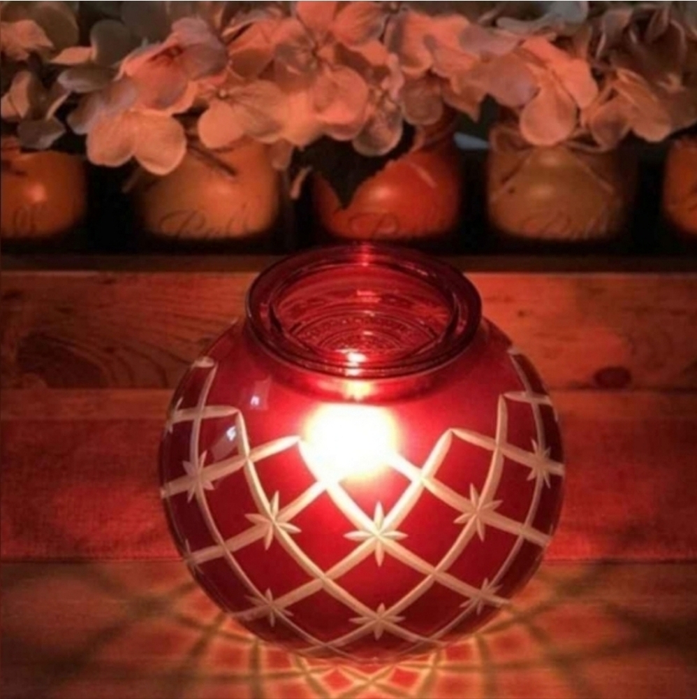 Glow Red Cut Scentsy Warmer NIB